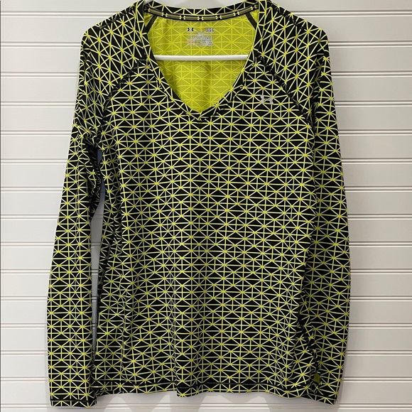 Under Armour Tops - Like NEW Large Heatgear Under Armour Women's Long Sleeve Top in Black and Yellow